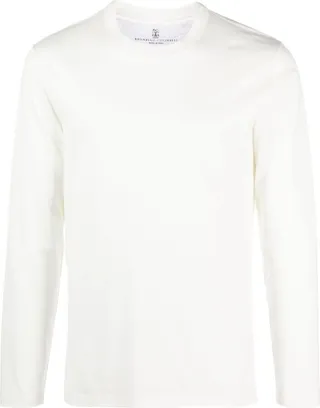 long-sleeved T-shirt
