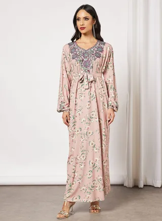 Jalabiya With Flower Patterned Embroidery In Front And Garterised Wrist With Belt