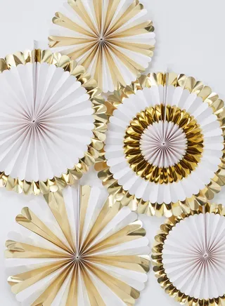 Set Of 5 Gold & White Fan Decoration