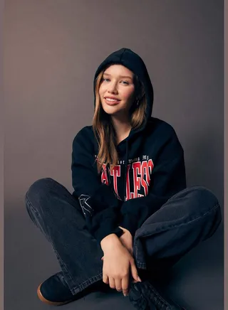 Woman Oversize Fit Hooded Knitted Sweatshirt