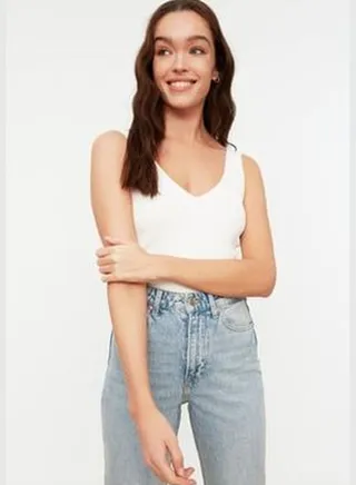 Basic Knitwear Blouse in Ecru TWOSS19DU0260