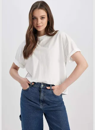 Woman Loose Fit Knitted Short Sleeve T-Shirt