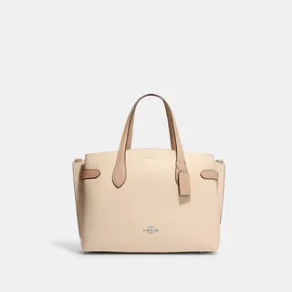 Hanna Carryall