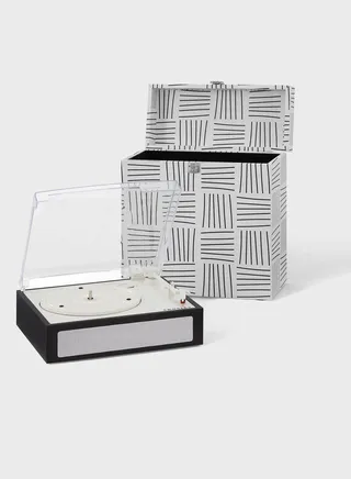 Fusion Turntable And Carrying Case
