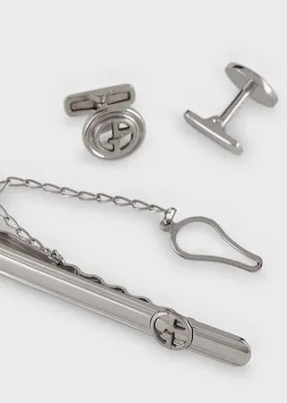 Silver tie bar and cufflink set with logo