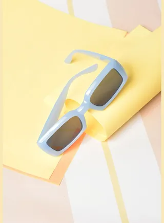 Women Black Lens Blue Wayfarer Sunglasses