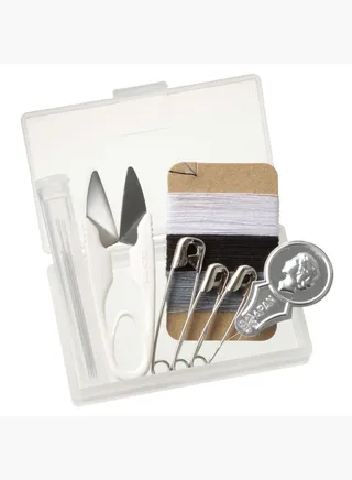 Portable Sewing Kit, Approx W 3.7 x D 6.3 x H 1.2 cm