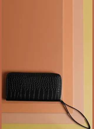 Textured Casual Regular Wallet with Zip Lock For Women