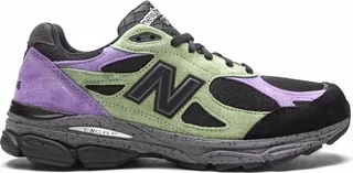 M990 V3 sneakers