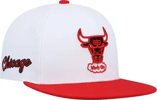 Men's Mitchell & Ness White and Red Chicago Bulls Hardwood Classics Snapback Hat