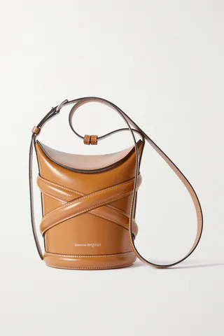 Alexander McQueen - The Curve Small Leather Bucket Bag - Brown