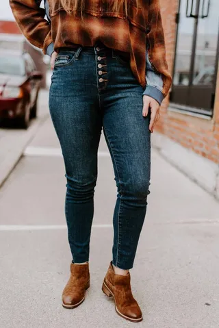 Dark Denim Jeggings in Dark Wash