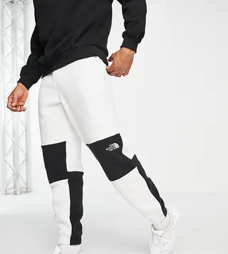 The North Face Shispare sherpa fleece sweatpants in dark gray - Exclusive to ASOS