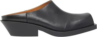 Clogs