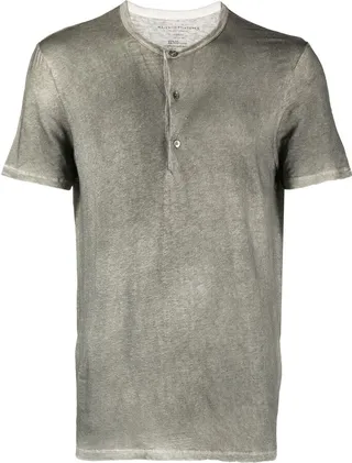 short-sleeved lined T-shirt