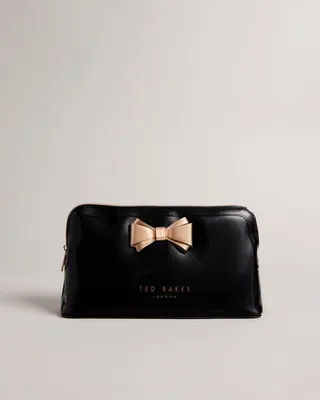 Curved Bow Wash Bag in Black