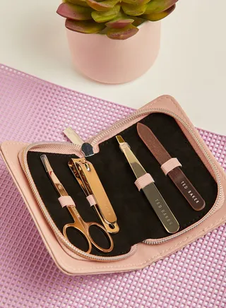 Munica Manicure Set