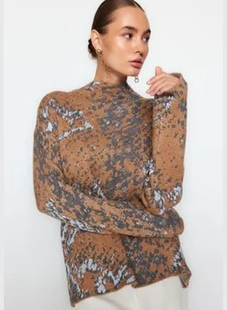 Camel Patterned Stand-Up Collar Knitwear Sweater TWOAW24KZ01092