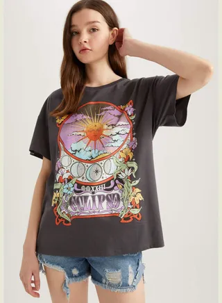 Woman Oversize Fit Crew Neck Knitted Short Sleeve T-Shirt
