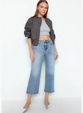 Light Blue Normal Waist Crop Straight Jeans TWOSS24JE00055