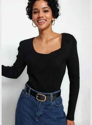 Black Square Collar Knitwear Sweater TWOAW24KZ00114