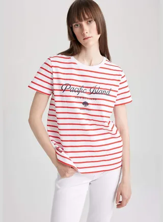 Woman Crew Neck Knitted Short Sleeve T-Shirt