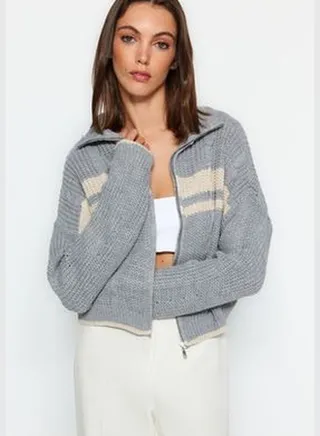 Gray Crop Color Block Stand High Collar Knitwear Cardigan TWOAW24HI00238