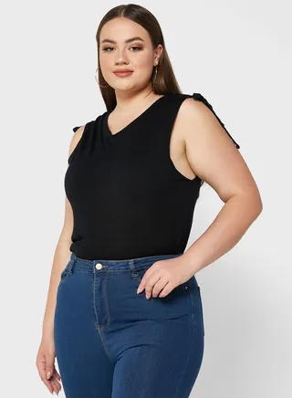 Solid Curved Hem Top