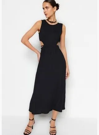 Black Cut Out Detailed A-Line Maxi Knitted Dress
