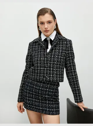 Classic Neck Buttoned Crop Tweed Jacket