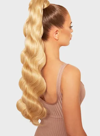 Grande Hollywood Wave 26 Inch Pony - Light Blonde