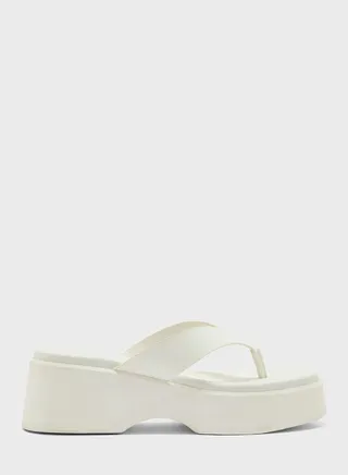 Delphy Flat Sandals
