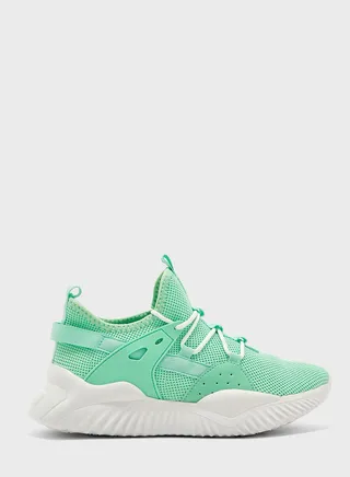 Detail Knit Sneaker