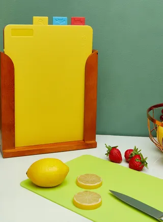 Set Of 4 Chopping Boards In Wooden Stand