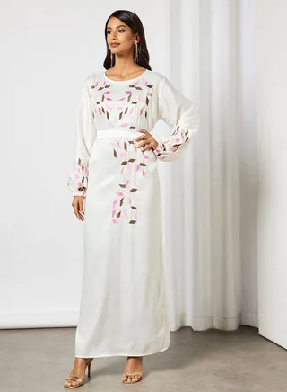 Jalabiya With Embroidery And Garterised Wrist With Belt