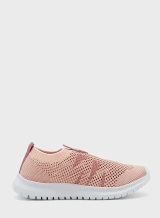 Pattern Knit Pull On Comfort Shoe