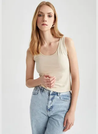 Woman Slim Fit Basic Crew Neck Tank Top