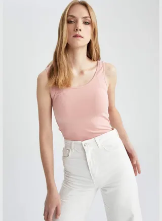 Woman Slim Fit Basic Crew Neck Tank Top