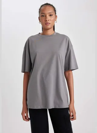 Woman Oversize Fit Crew Neck Knitted Short Sleeve T-Shirt