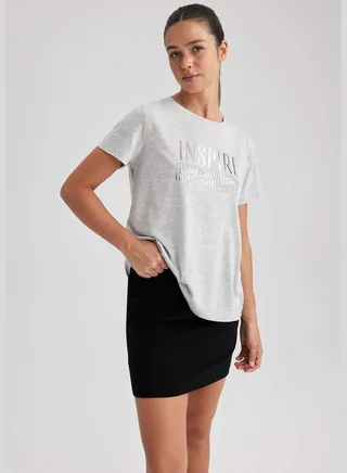 Woman Knitted Short Sleeve T-Shirt