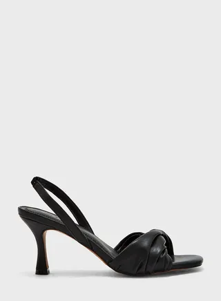 Lace Up Low Top sandals