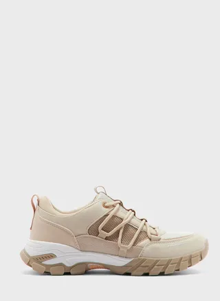 Saachi-1 Low Top Sneakers