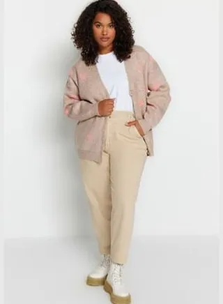 Heart Patterned Knitwear Cardigan in Ecru TBBAW24AV00006