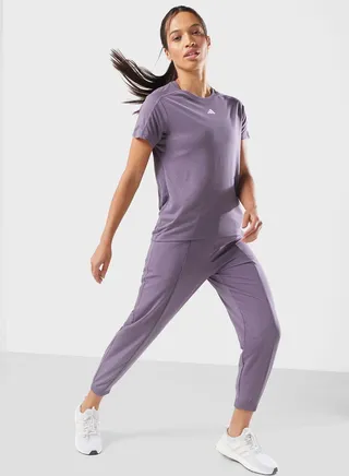 Train Essential Minimal Sweatpants
