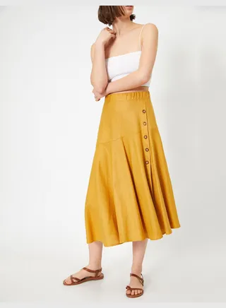 Button Detailed Skirt