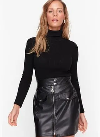 Black Faux Leather Mini Weave Skirt with Belt and Zipper Detail TWOAW21ET0065
