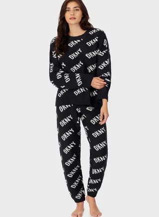 Logo T-Shirt & Jogger Set