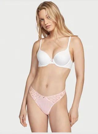 Smooth & Lace Thong Panty