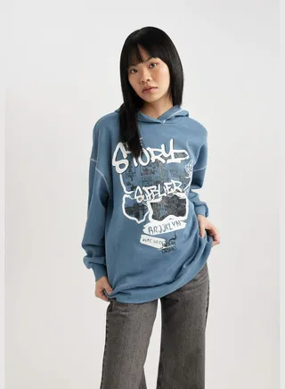 Woman Oversize Fit Hooded Knitted Sweatshirt