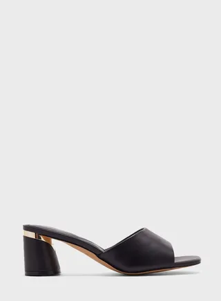 Par Low Heel Sandals